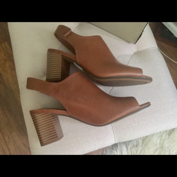 Clark’s shoes - Picture 2 of 6